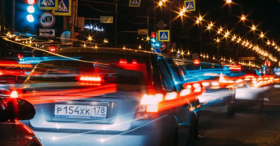 Co znaczy czerwone światło w Twoim aucie? Sprawdźmy natychmiast