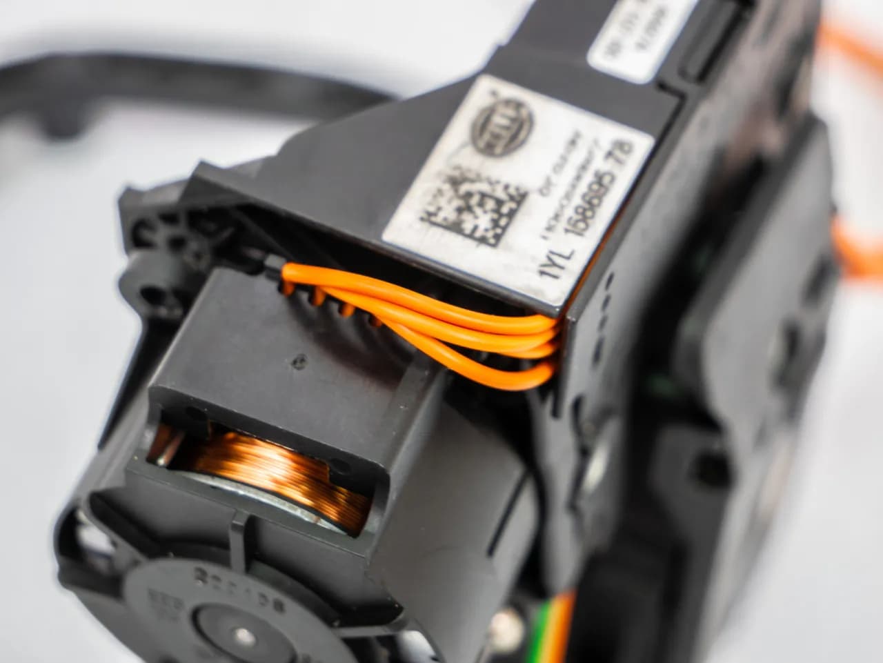 Skuteczna naprawa wiązki elektrycznej w samochodzie krok po kroku